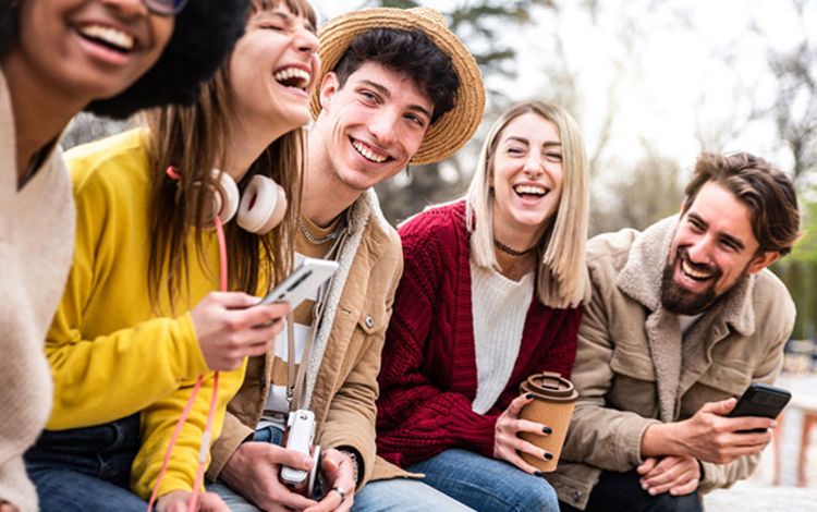 Junge Menschen der Generation Z in einer Gruppe